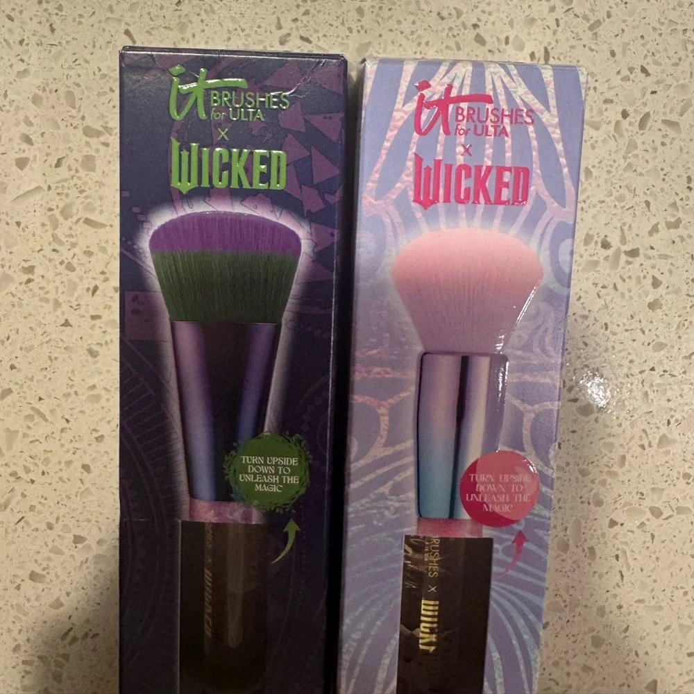 IT Brushes × Wicked Limited-Edition Elphaba & Glinda Foundation Brush NWB Set